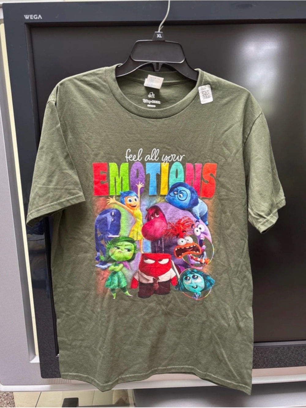 Disney Pixar Inside Out 'Feel All Your Emotions' Graphic Tee Men’s Med NWT
